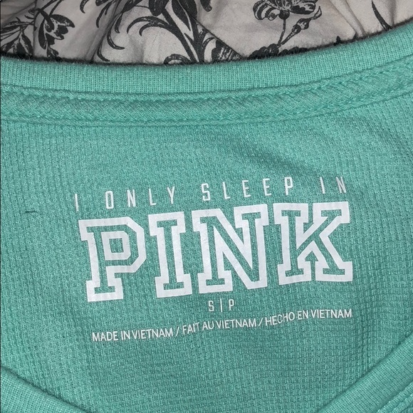 PINK Victoria’s Secret long sleeve, size small - Picture 4 of 4